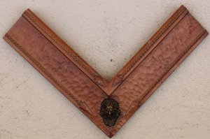 5” wide hand carved with bronze Indian head
