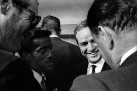Paul Newman, Sammy Davis Jr, Marlon Brando and Joseph Mankiewicz. August 28, 1963. Price on request.